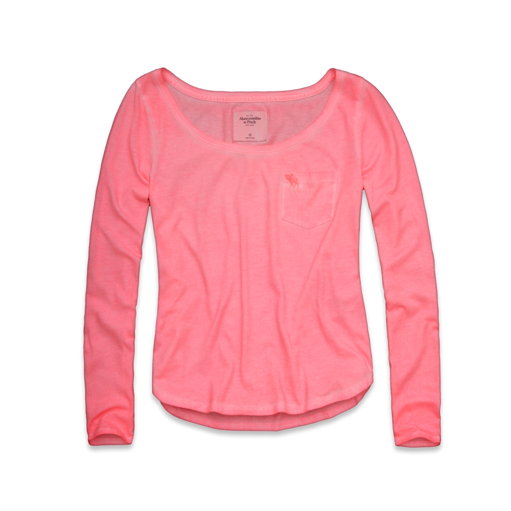 Mia Tee