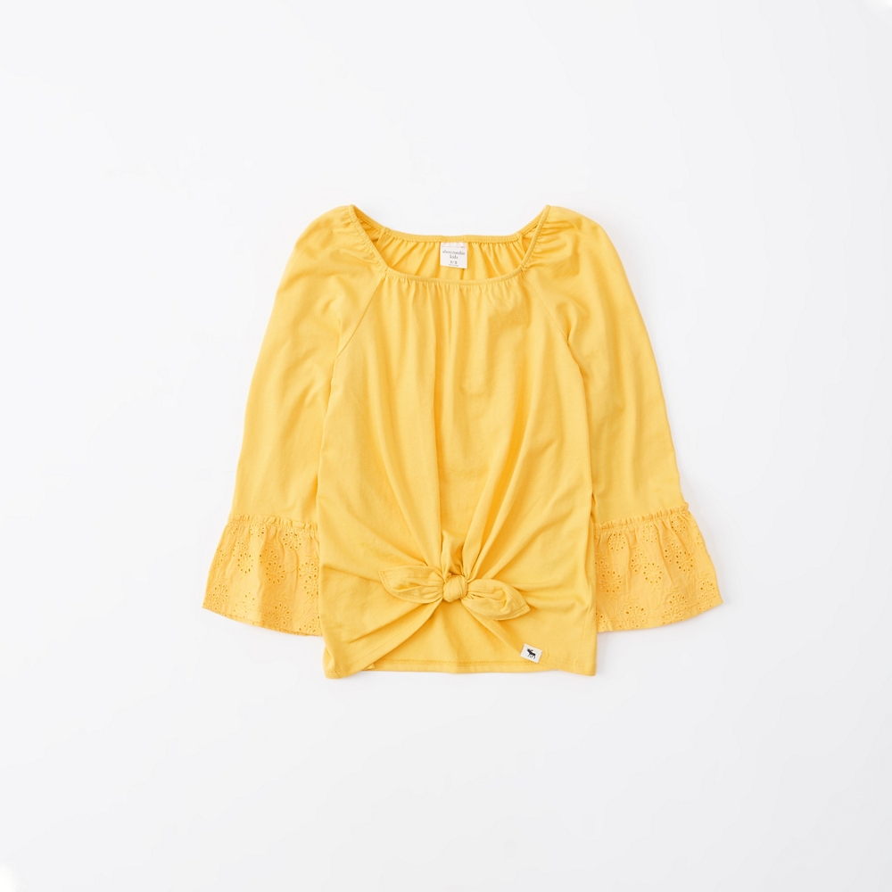 lace-sleeve tie-front tee