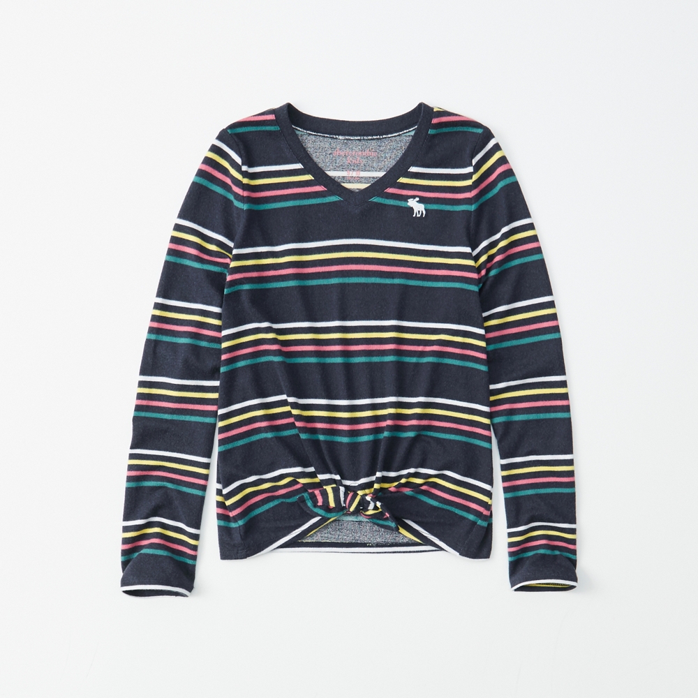 magliette aderenti ragazze