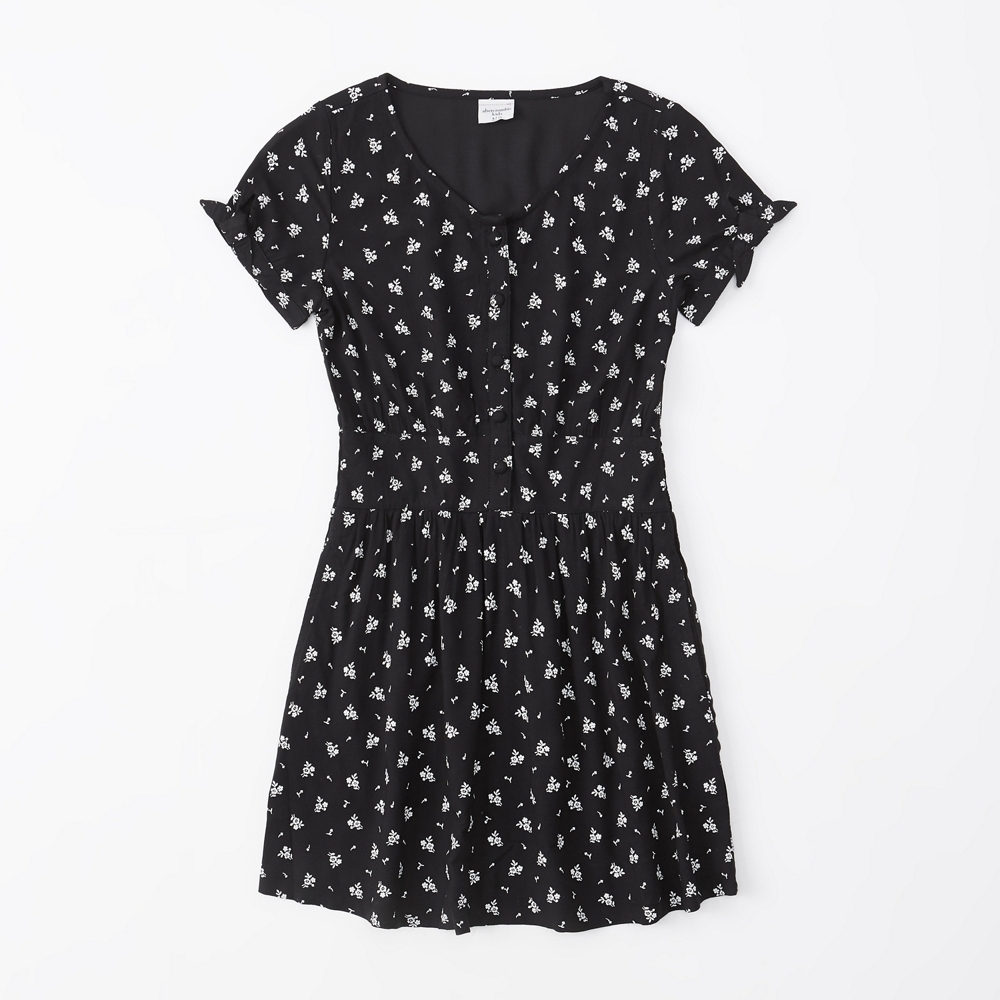 short-sleeve button-through dress