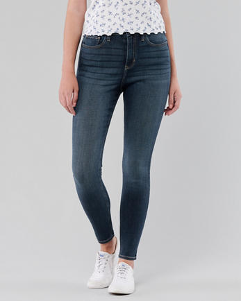 WAKEE ULTRA HIGH RISE 3 BUTTON JEAN IN BLACK.