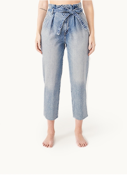 Womens Mom Jeans & Girlfriend Jeans | Abercrombie & Fitch