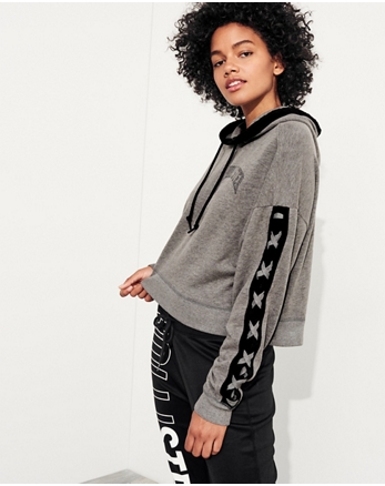 Hoodies & Sweatshirts for Girls | Hollister Co.